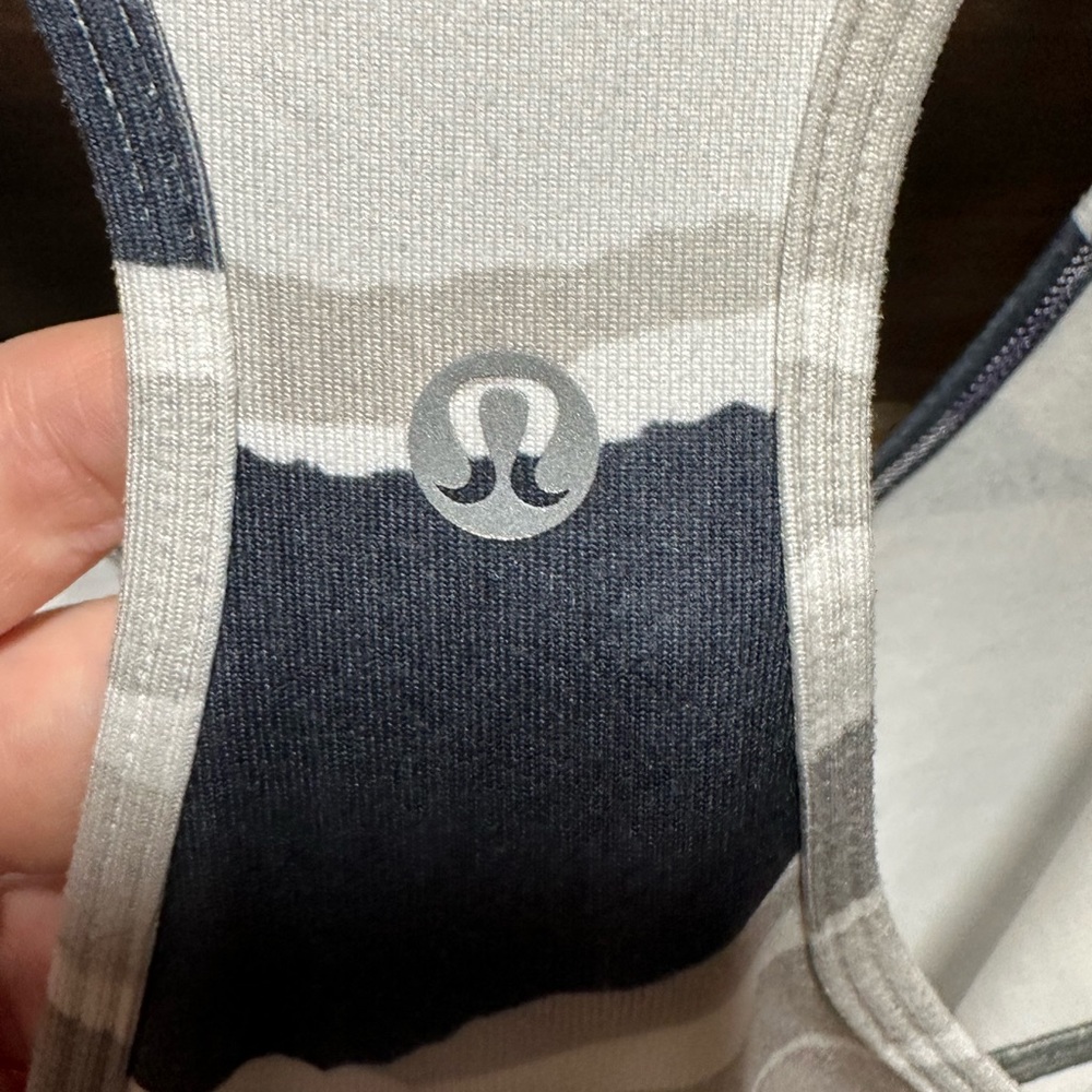 Lululemon Cool Racerback Size 4 - Picture 3 of 6